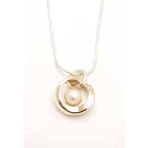 Pearl Pendant With Chain